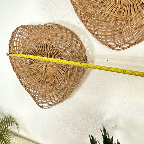 Pair of Wicker Wall Baskets Woven Fan Decor - Picture 5 of 7